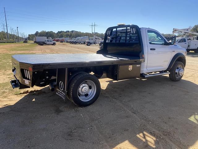 Image of Dodge Ram 5500 equipment image 2