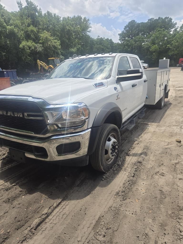 2022 Dodge Ram 5500HD Equipment Image0