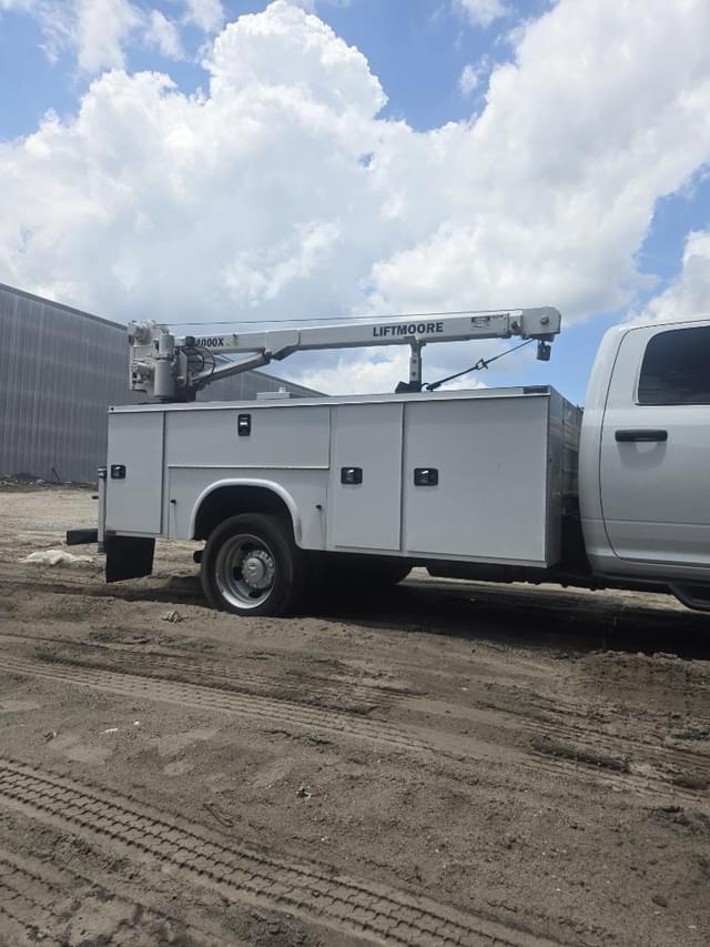 Image of Dodge Ram 5500HD equipment image 4