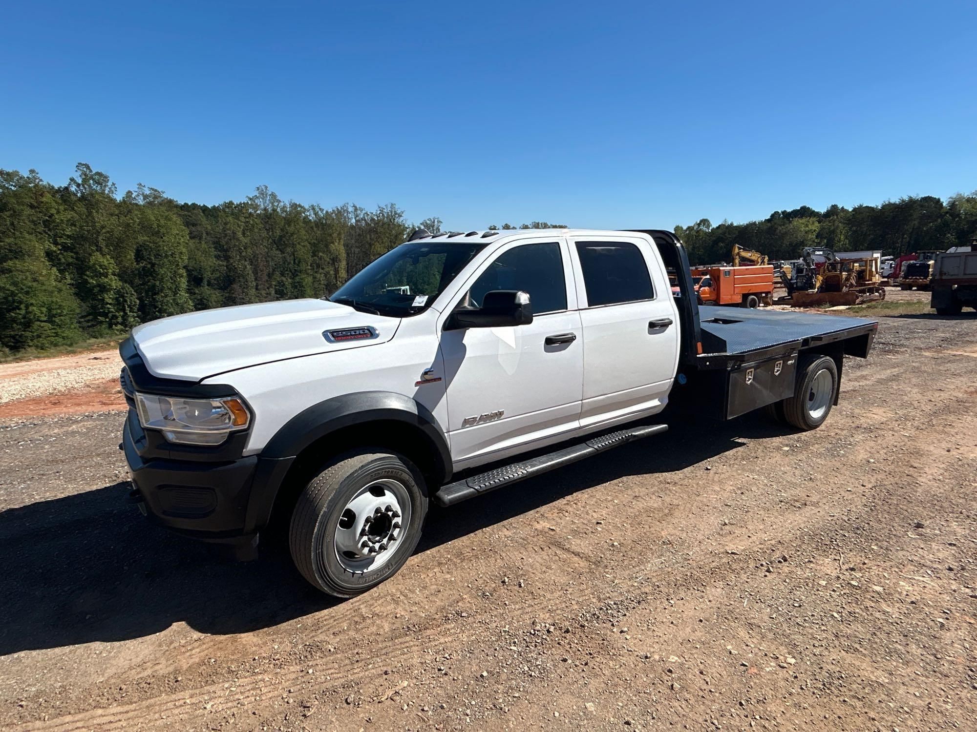 2022 Dodge Ram 5500HD Equipment Image0