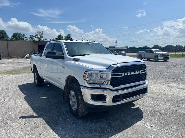 Image of Dodge Ram 2500 equipment image 2