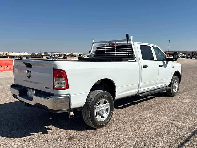 Image of Dodge Ram 2500 equipment image 2