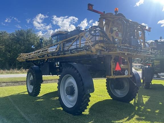 Image of RoGator RG1100C equipment image 4