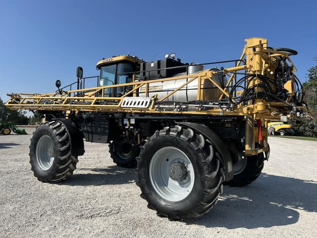 Image of RoGator RG1100C equipment image 4