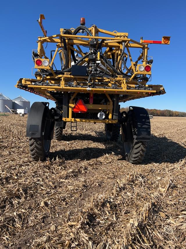 Image of RoGator RG1100C equipment image 3