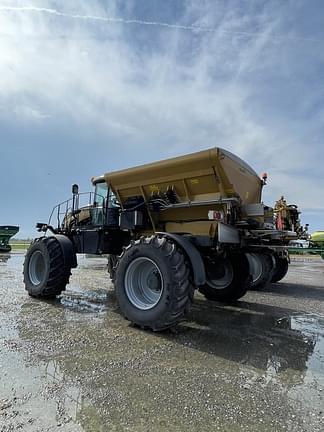 Image of RoGator RG1300C equipment image 2