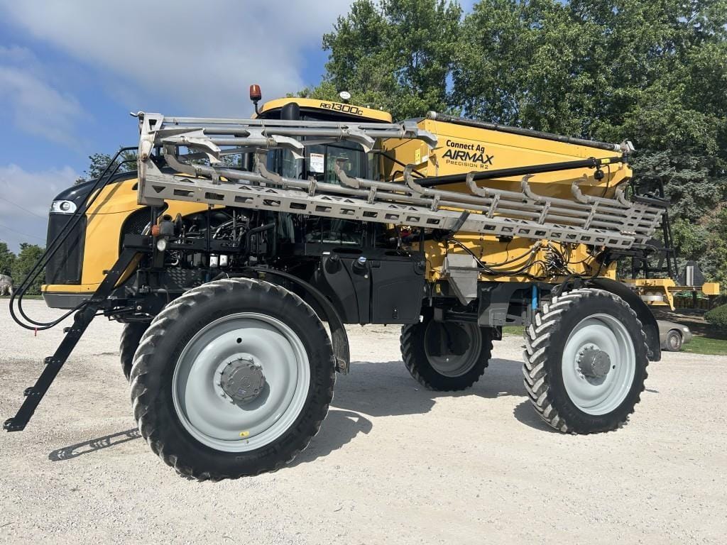 2022 RoGator RG1300C Equipment Image0