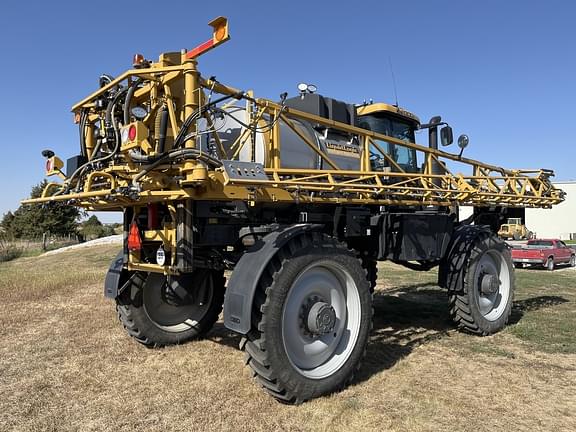 Image of RoGator RG1300C equipment image 3