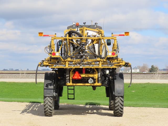 Image of RoGator RG1300C equipment image 3