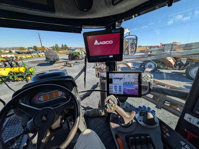 Image of RoGator RG1300C equipment image 4