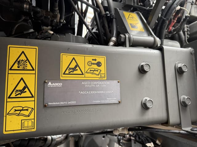 Image of RoGator RG1300C equipment image 4