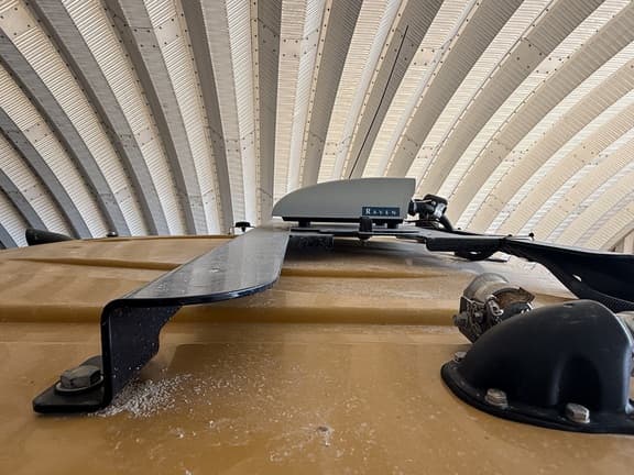 Image of RoGator RG1300C equipment image 3