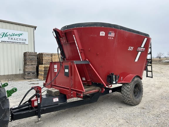 2022 Roto-Mix 525 Equipment Image0