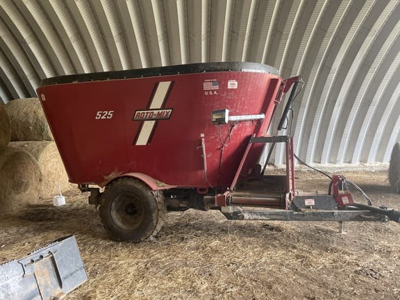 2022 Roto-Mix 525 Equipment Image0