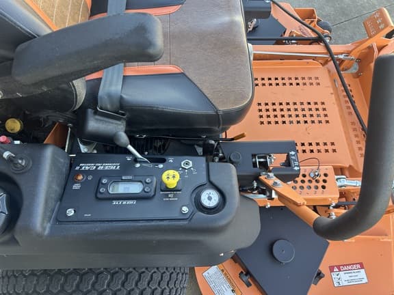 Image of Scag STCII-61V-26FT-EFI equipment image 3