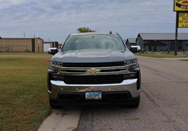 Image of Chevrolet Silverado equipment image 3