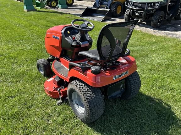 Image of Simplicity Broadmoor equipment image 3