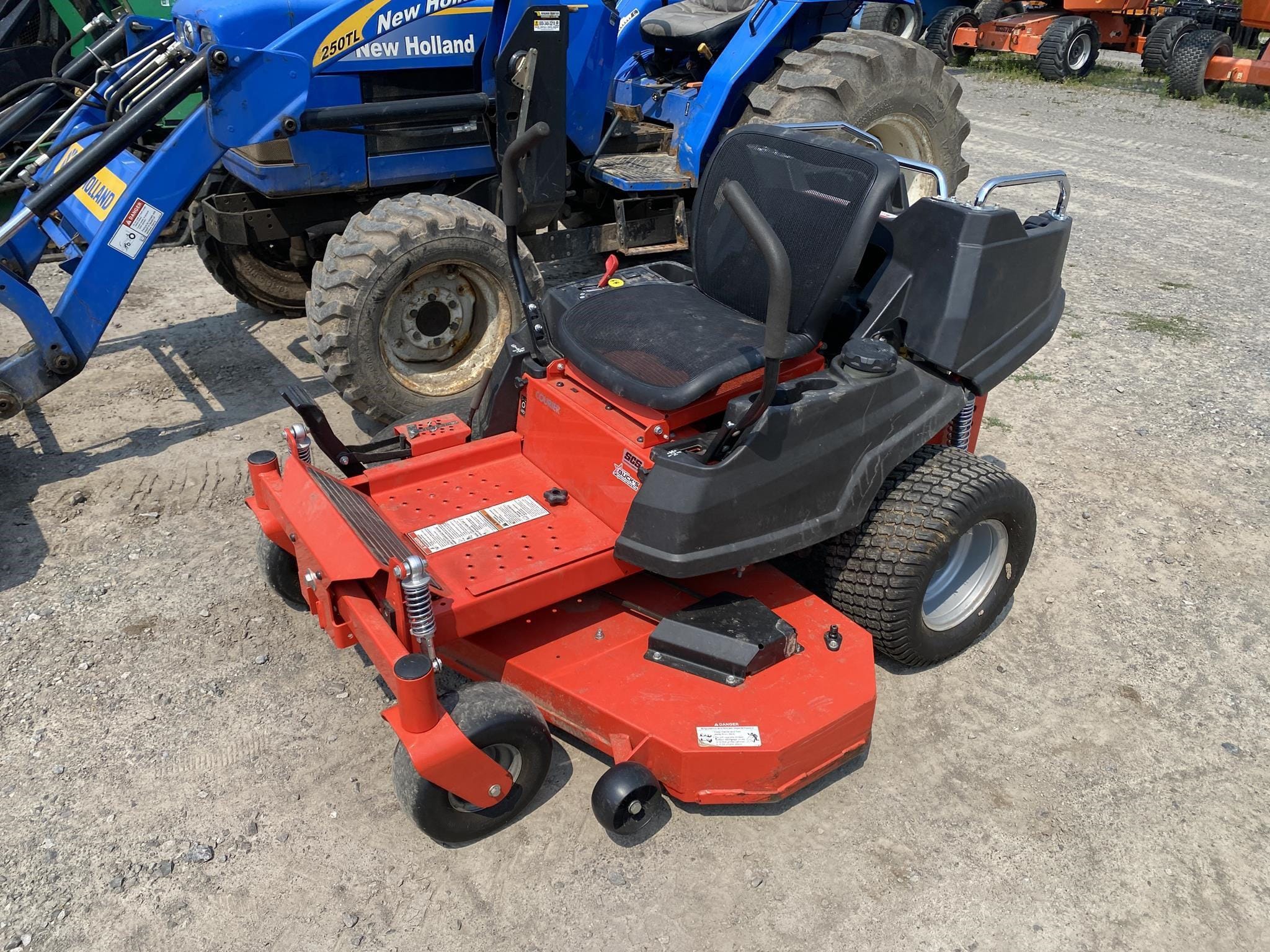 2022 Simplicity Courier Equipment Image0