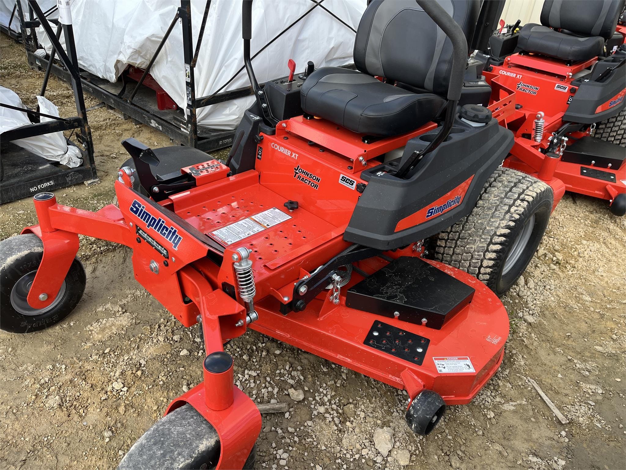 2022 Simplicity Courier XT Equipment Image0