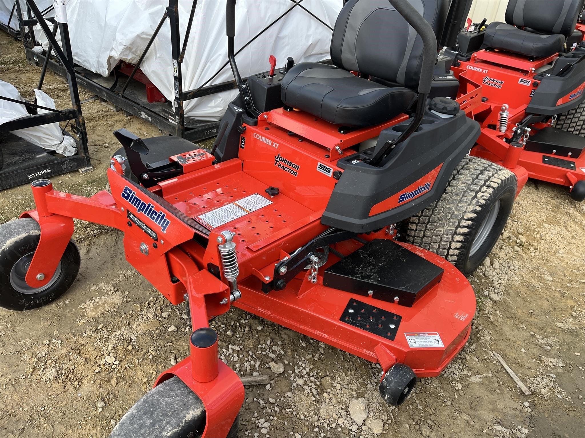 2022 Simplicity Courier XT Equipment Image0