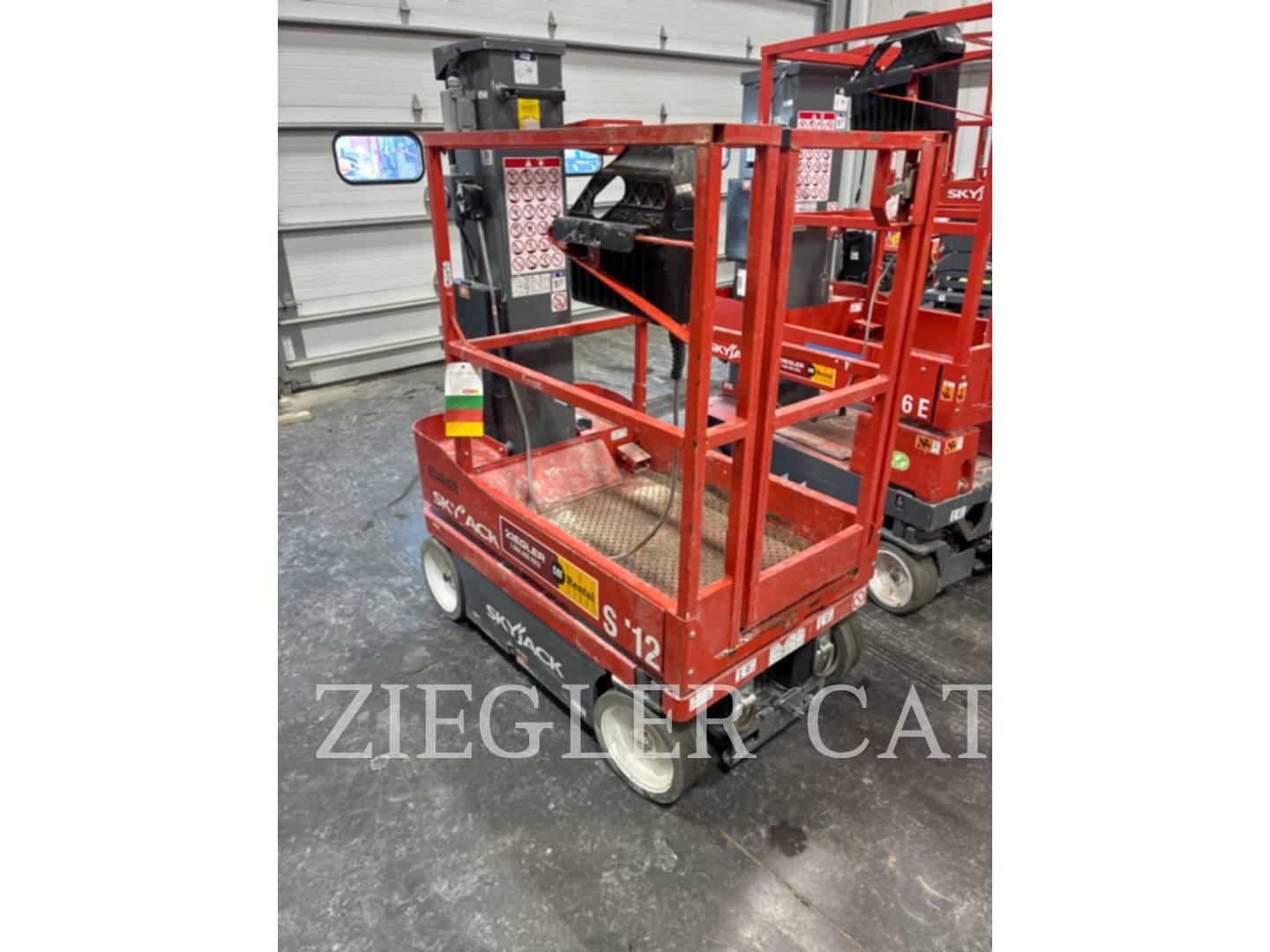 2022 Sky Jack SJ12 Equipment Image0