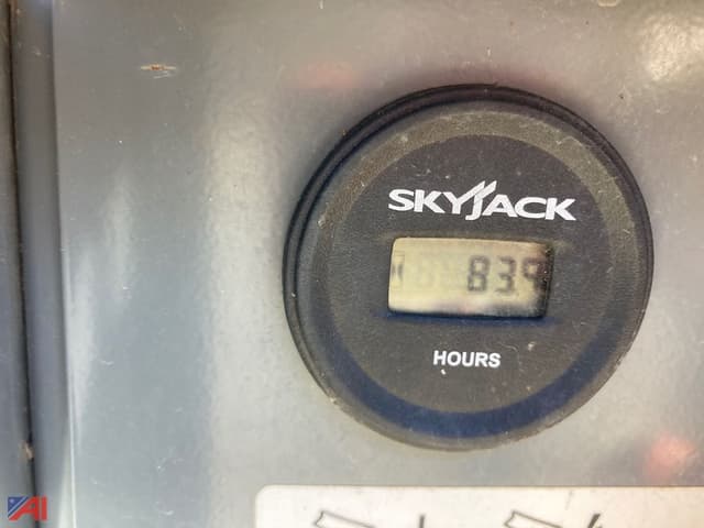 Image of Sky Jack SJ6832RT equipment image 2