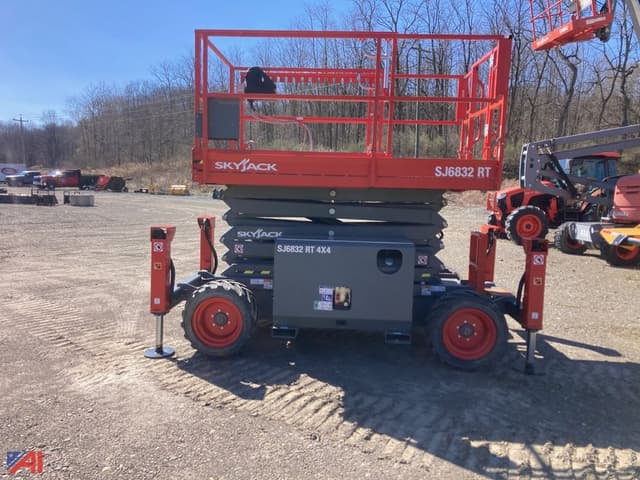 Image of Sky Jack SJ6832RT equipment image 3