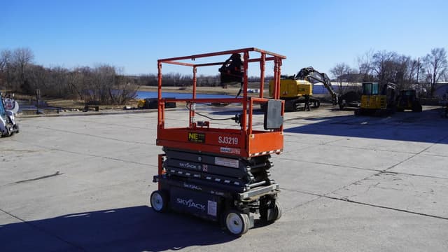 Image of Sky Jack SJ3219 equipment image 4