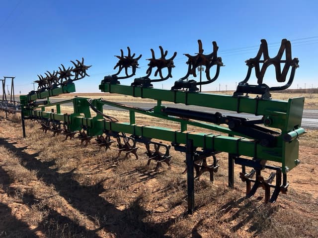 Image of SM Fab Sandfighter equipment image 2