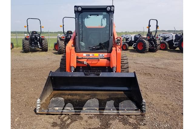Image of Kubota SSV75 equipment image 3