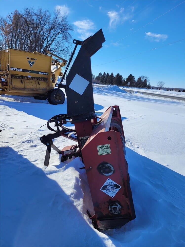 2022 Red Devil 9664D Equipment Image0