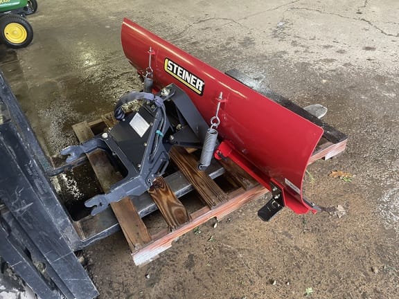 2022 Steiner 75-70527 Equipment Image0