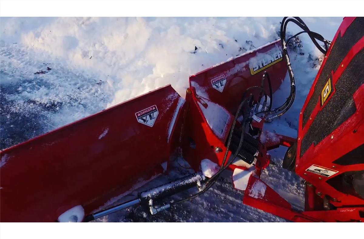 2022 Steiner BD358 Equipment Image0