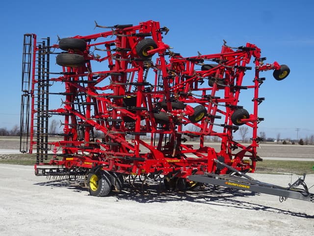 Image of Sunflower 5056 equipment image 1