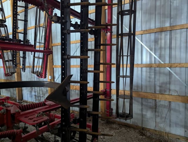 Image of Sunflower 5056 equipment image 1