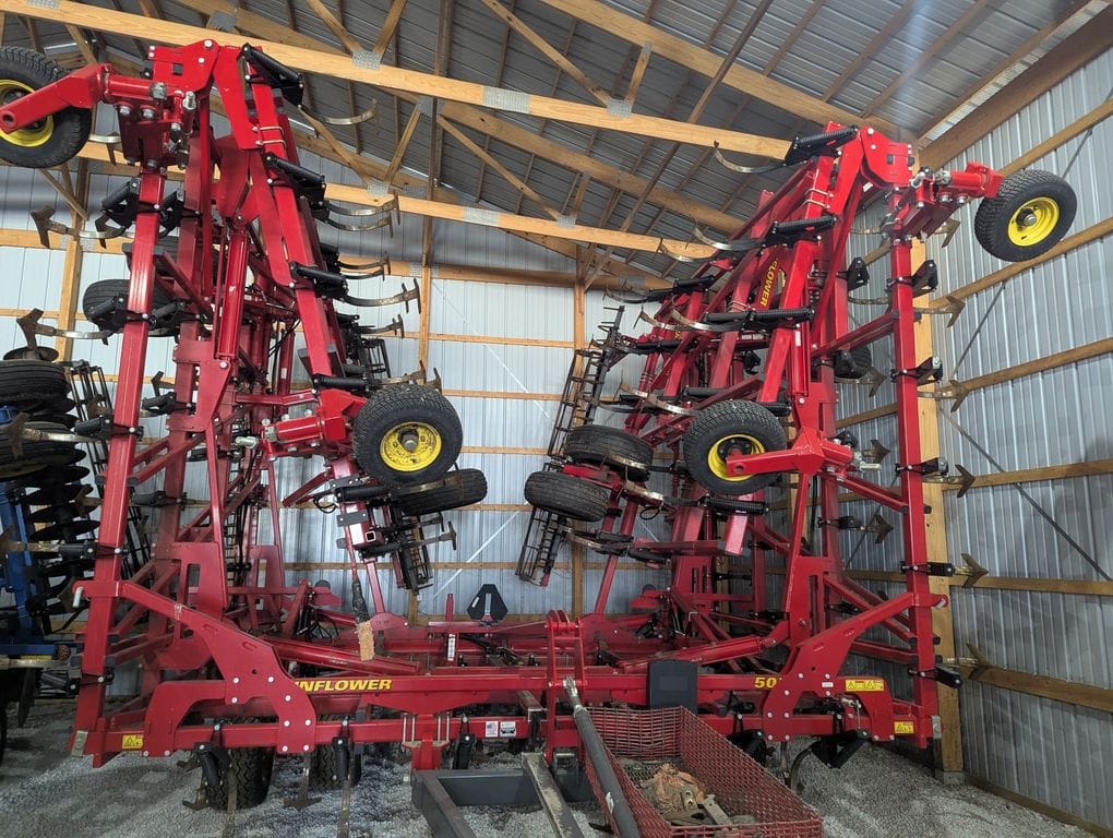 2022 Sunflower 5056 Equipment Image0