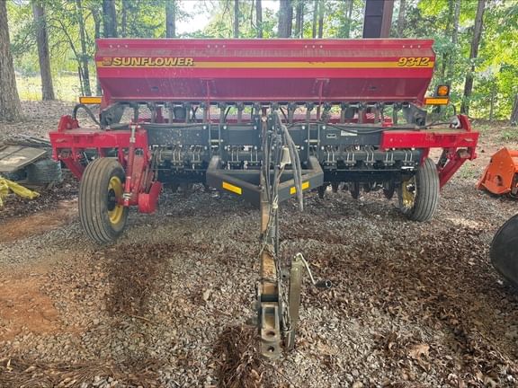 2022 Sunflower 9312 Equipment Image0