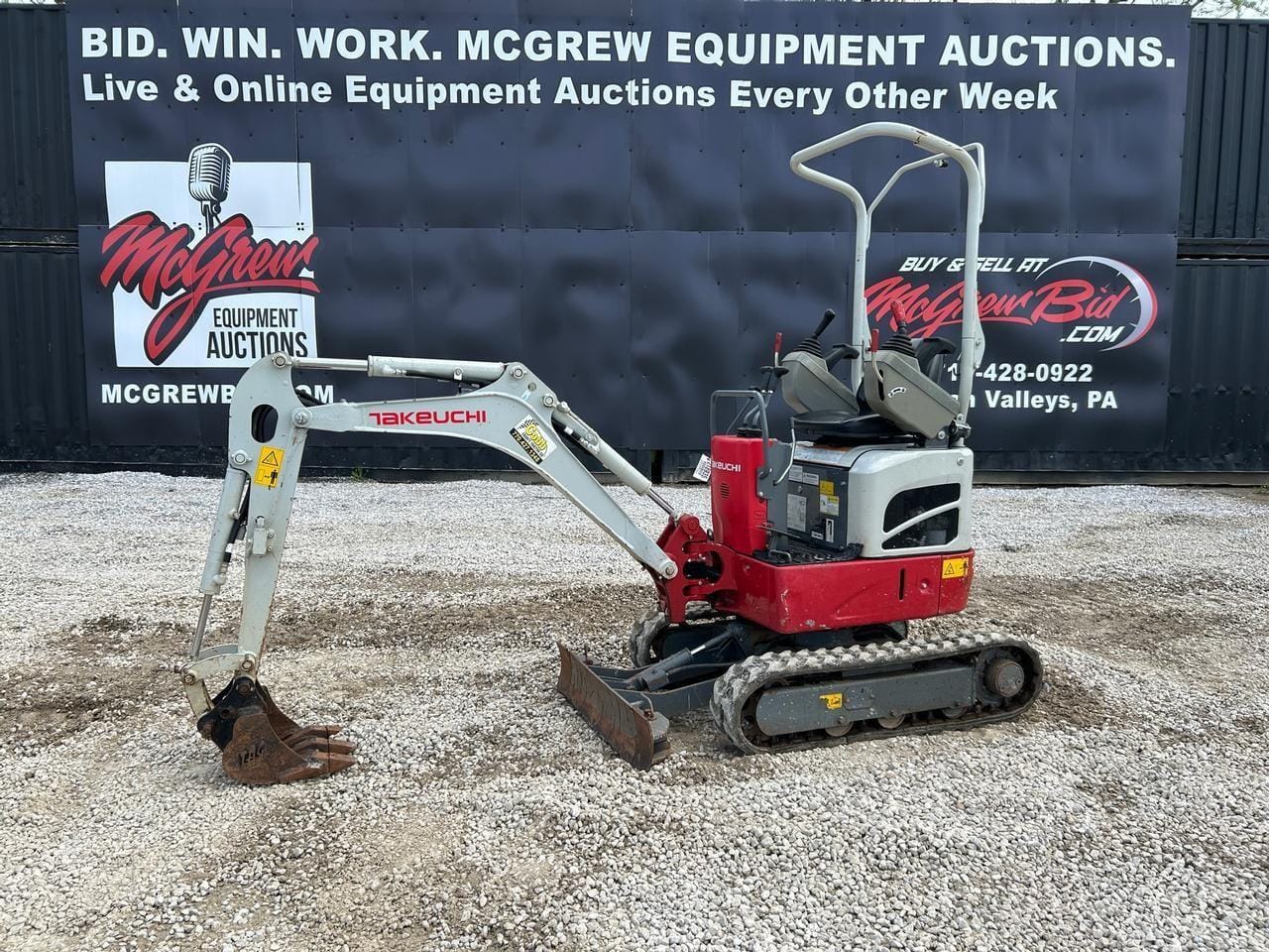 2022 Takeuchi TB210R Equipment Image0