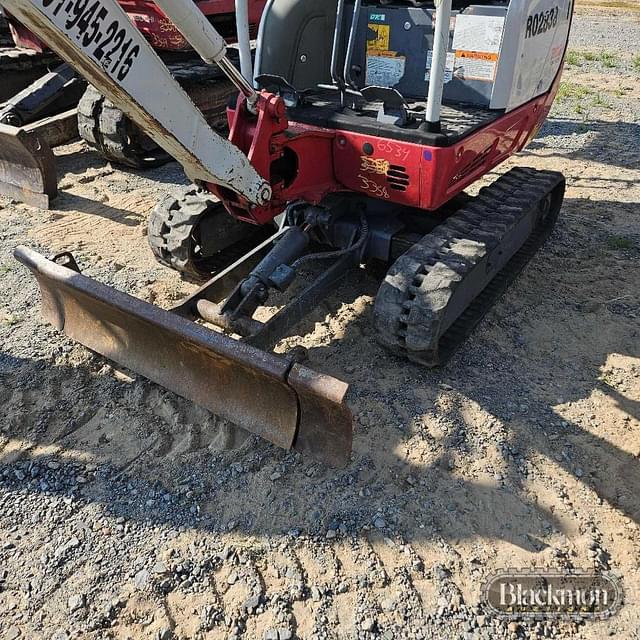Image of Takeuchi TB216 equipment image 2