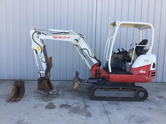 Image of Takeuchi TB230 Primary image
