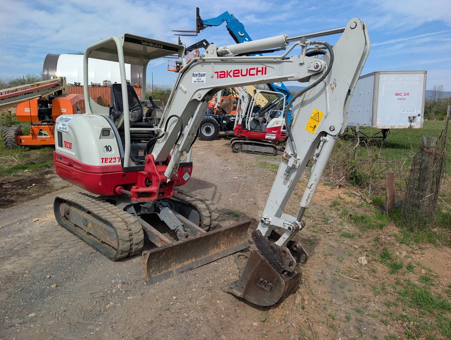 2022 Takeuchi TB230 Equipment Image0