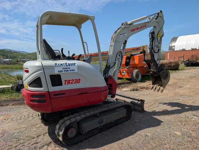 Image of Takeuchi TB230 equipment image 3