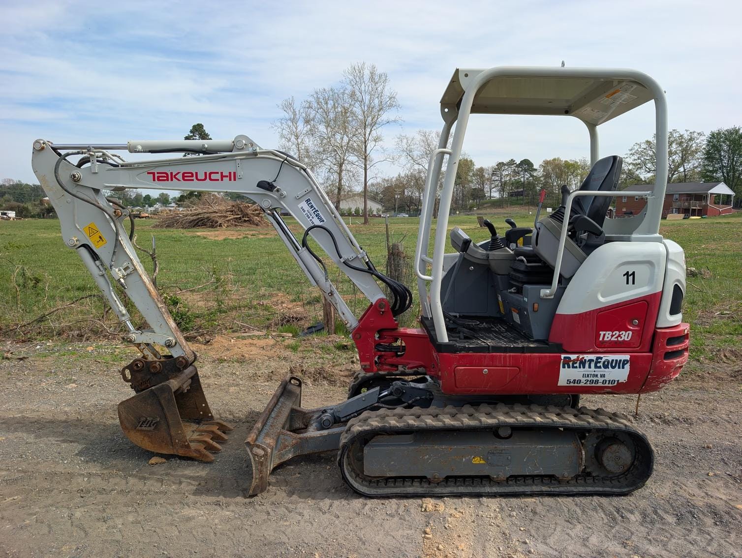 2022 Takeuchi TB230 Equipment Image0