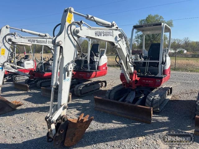 Image of Takeuchi TB235-2 equipment image 4