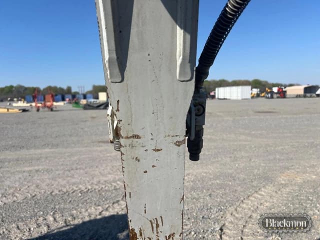 Image of Takeuchi TB240 equipment image 3