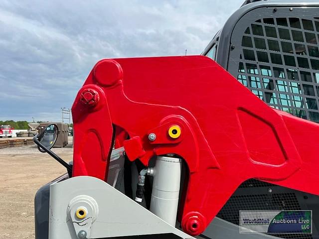 Thumbnail image Takeuchi TL10V2 35