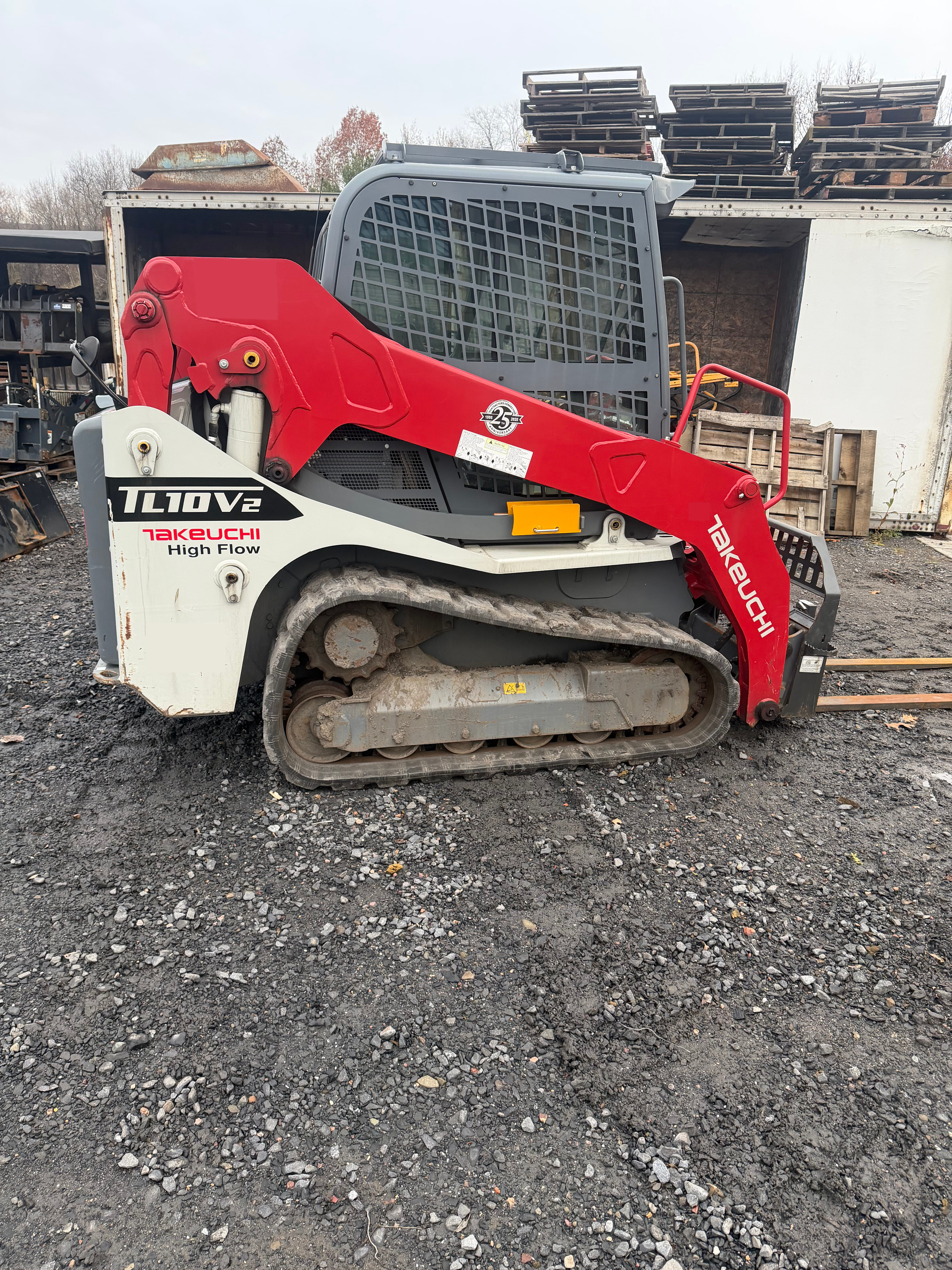 2022 Takeuchi TL10V2 Equipment Image0