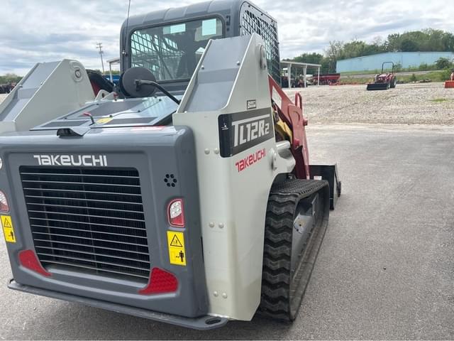 Image of Takeuchi TL12R2 equipment image 2