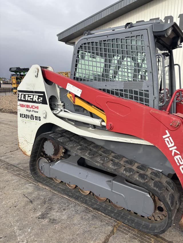 Image of Takeuchi TL12R2 equipment image 2
