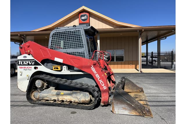 Image of Takeuchi TL12V2-CR equipment image 4